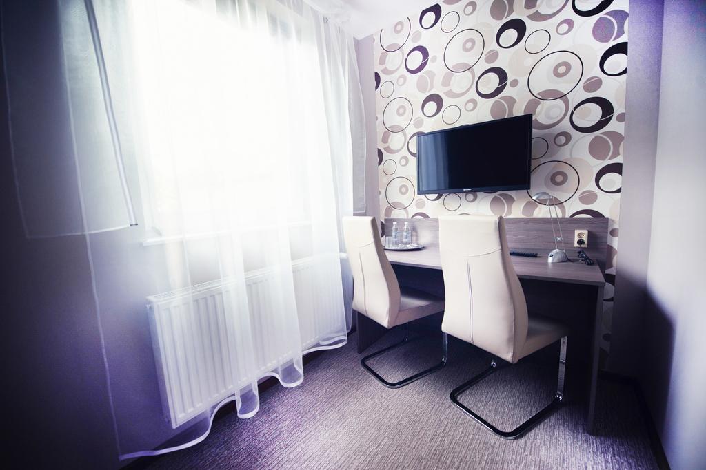 Makara Hotel Katowice Phòng bức ảnh