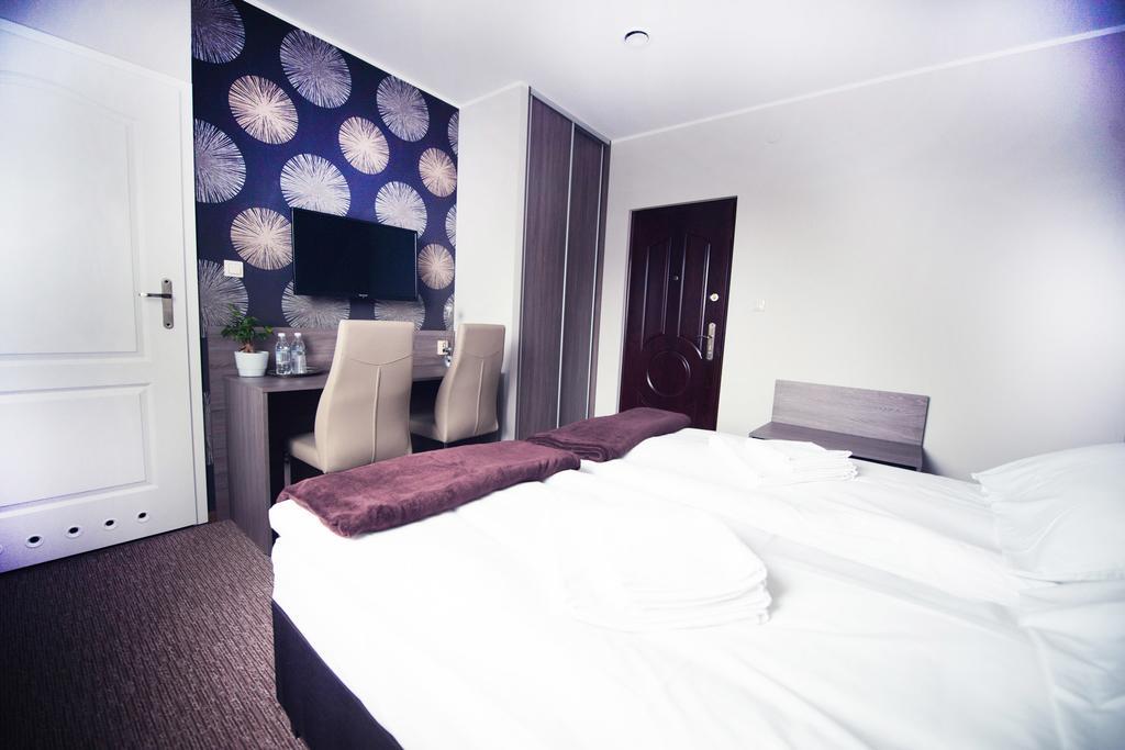 Makara Hotel Katowice Phòng bức ảnh