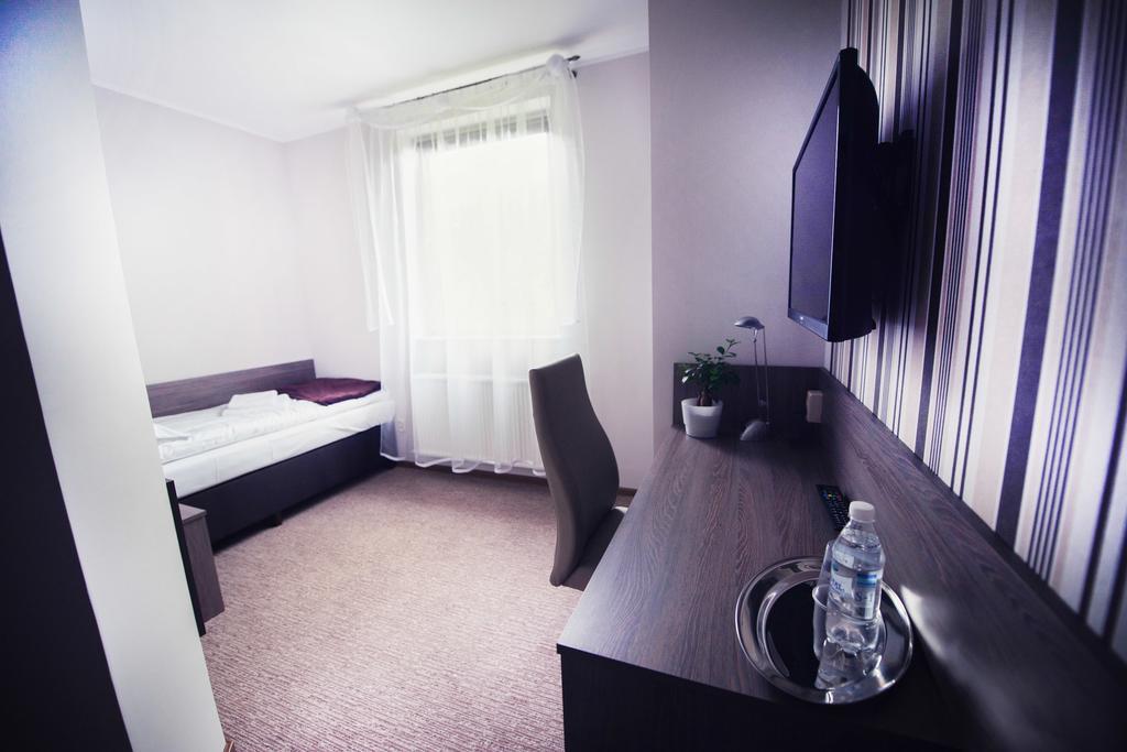 Makara Hotel Katowice Phòng bức ảnh