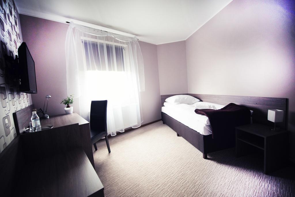 Makara Hotel Katowice Phòng bức ảnh