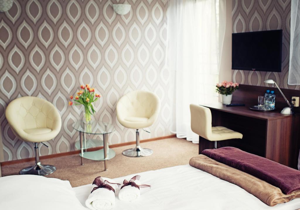 Makara Hotel Katowice Phòng bức ảnh