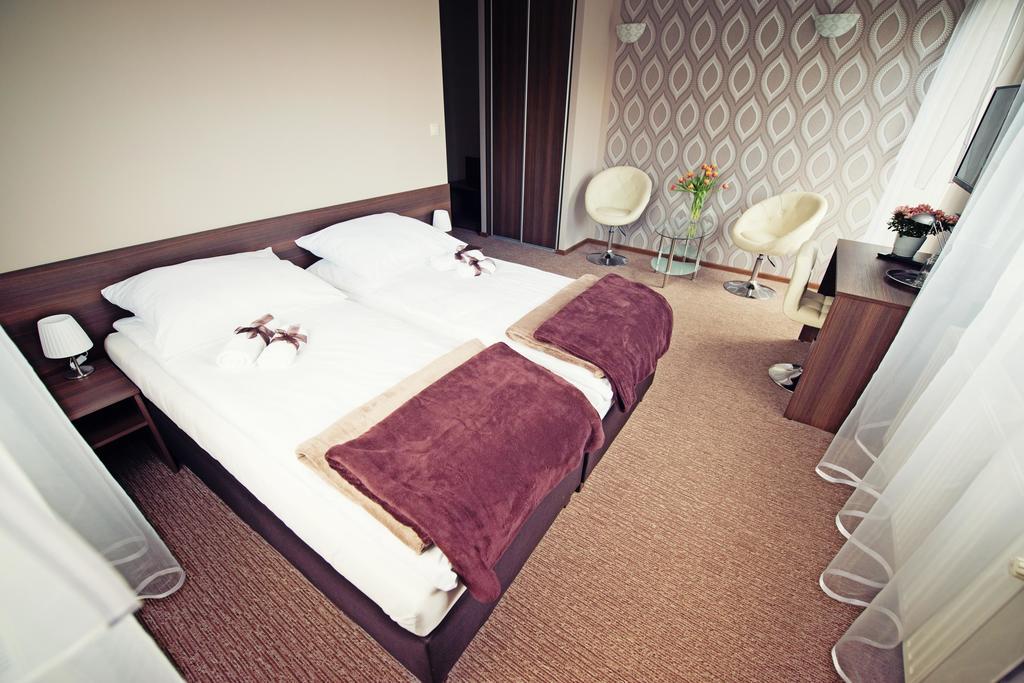 Makara Hotel Katowice Ngoại thất bức ảnh
